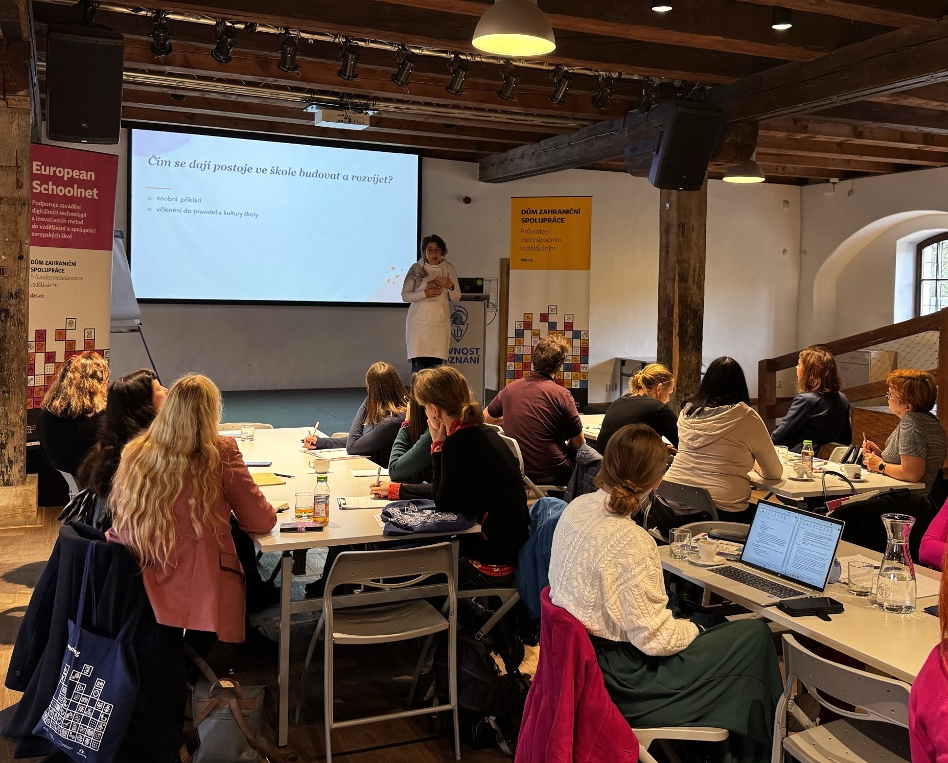 EUN, kód, hra, škola