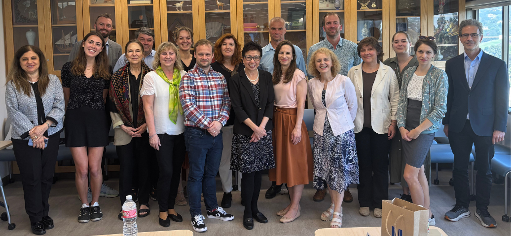 Jednání s University of California, Los Angeles (UCLA). 