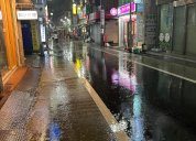 Cesta na vlak, když prší. Foto: Petra Paličková