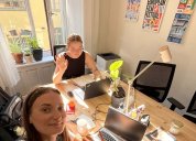 Den v kanceláři s další stážistkou Beatou